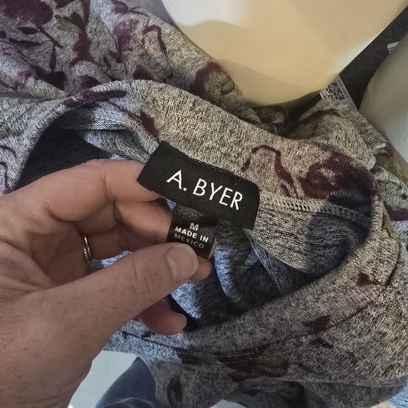 Women's Floral Long Sleeve Knit Top - Purple Floral - Picture 5 of 5